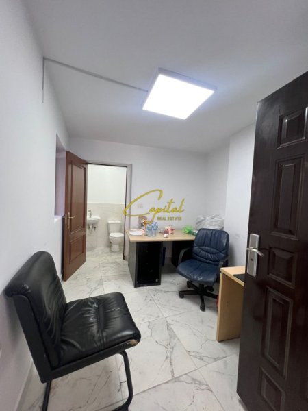 Tirane, jepet me qera ambjent biznesi Kati 0, 10 m² 300 € (RRUGA FORTUZI)