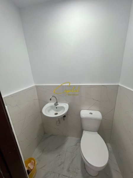 Tirane, jepet me qera ambjent biznesi Kati 0, 10 m² 300 € (RRUGA FORTUZI)