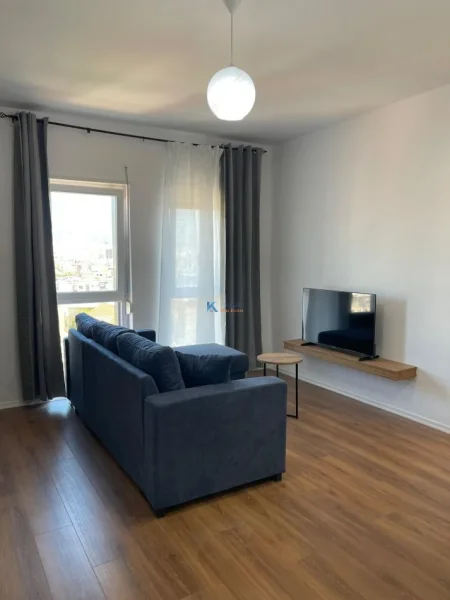 Tirane, jap me qera apartament 1+1 Kati 8, 55 m² 600 € (afer Shkolles se Kuqe)