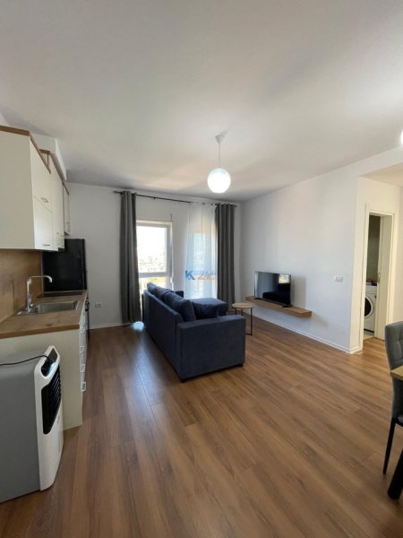 Tirane, jap me qera apartament 1+1 Kati 8, 55 m² 600 € (afer Shkolles se Kuqe)