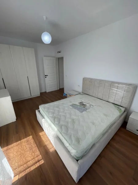 Tirane, jap me qera apartament 1+1 Kati 8, 55 m² 600 € (afer Shkolles se Kuqe)