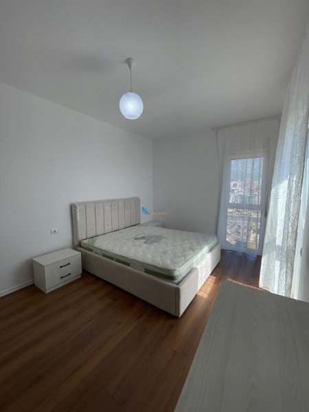 Tirane, jap me qera apartament 1+1 Kati 8, 55 m² 600 € (afer Shkolles se Kuqe)