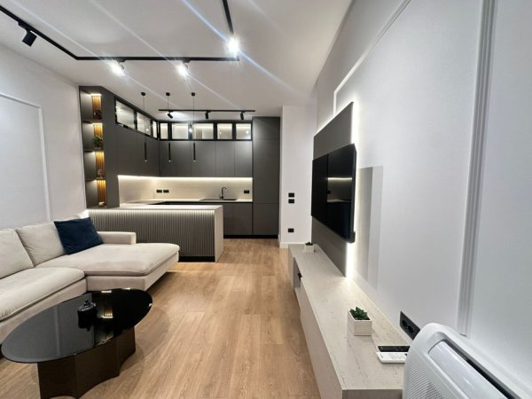 Tirane, jepet me qera apartament 2+1 , 87 m² 1.000 € (Porcelan, Rezidenca Erli)