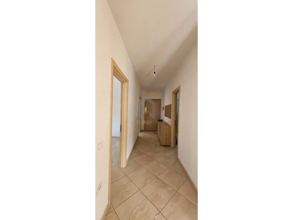 Tirane, jepet me qera apartament 3+1+Ballkon Kati 5, 135 m² 750 € (ASTIR Kompleksi Green City)