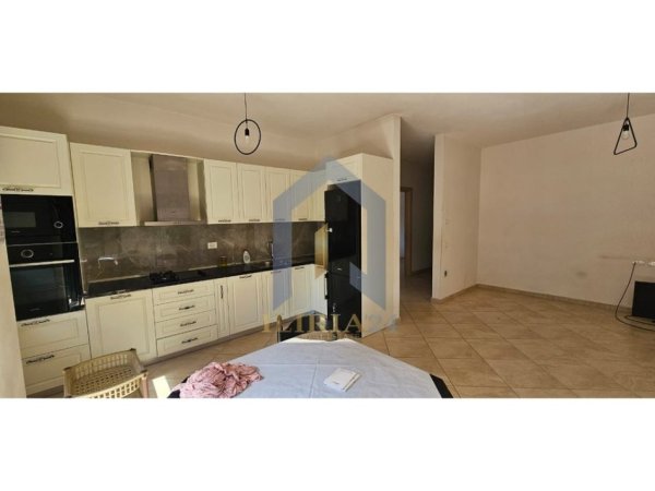 Tirane, jepet me qera apartament 3+1+Ballkon Kati 5, 135 m² 750 € (ASTIR Kompleksi Green City)