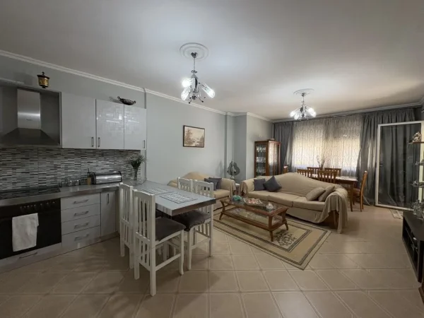 Tirane, jepet me qera 1+1+Aneks+Ballkon , 500 € 