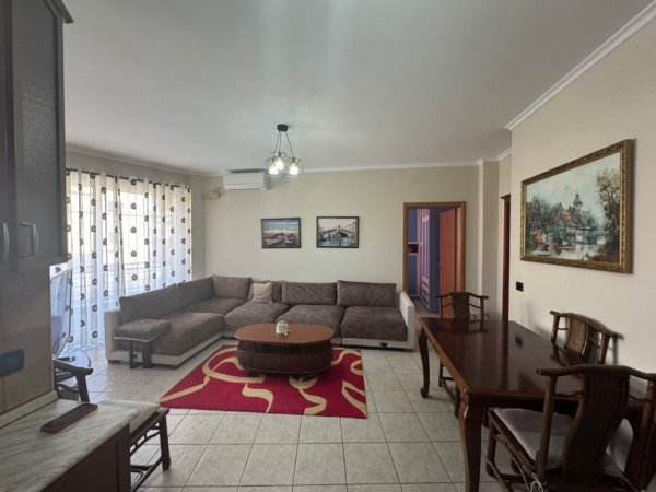 APARTAMENT 2+1+2 ME QIRA   750 € (RRUGA ELBASANIT)