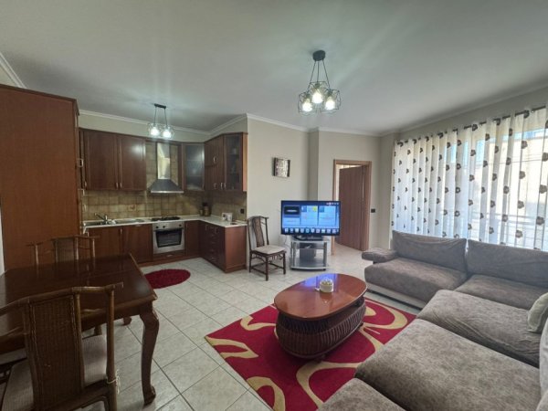 APARTAMENT 2+1+2 ME QIRA   750 € (RRUGA ELBASANIT)