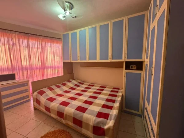 APARTAMENT 2+1+2 ME QIRA   750 € (RRUGA ELBASANIT)