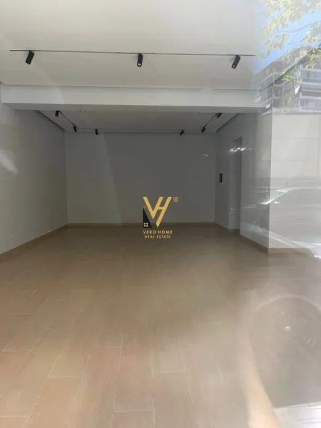 Tirane, jepet me qera dyqan Kati 0, 250 m² 4.000 € (SELITE)