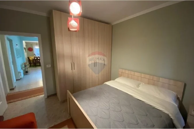 Tirane, jepet me qera apartament 2+1 , 70 m² 600 € (Rruga Bardhok Biba)