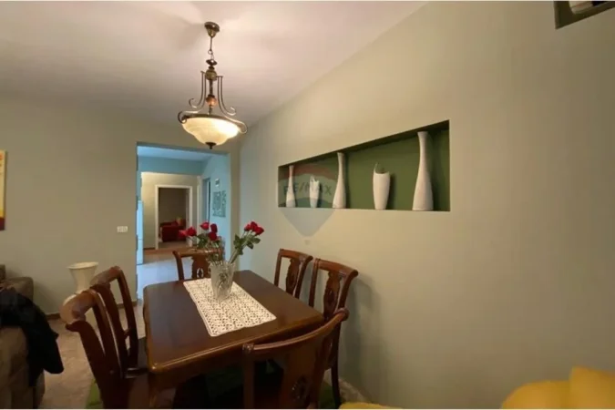 Tirane, jepet me qera apartament 2+1 , 70 m² 600 € (Rruga Bardhok Biba)