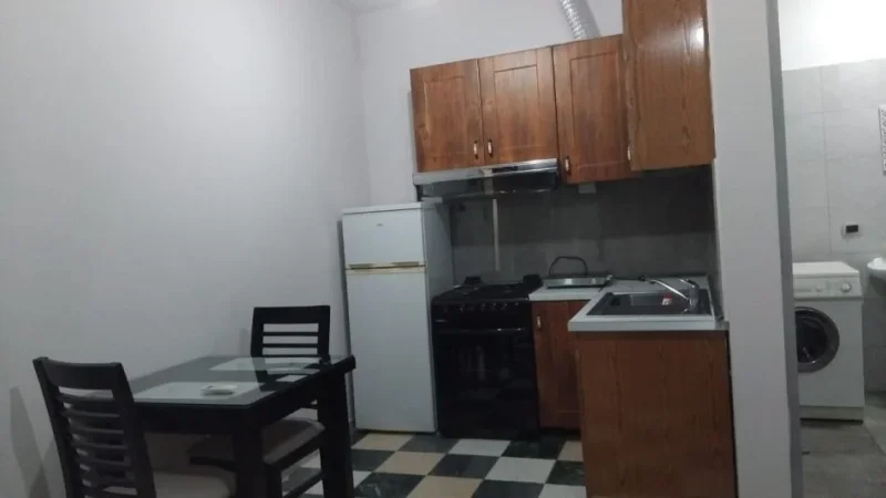 Jepet Garsonierë me Qera ne Kashar, afër Top Channel., Kati 1, 35 m² 300 €uro