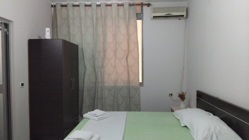 Jepet Garsonierë me Qera ne Kashar, afër Top Channel., Kati 1, 35 m² 300 €uro