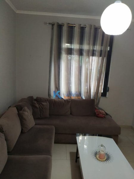 Tirane, jap me qera apartament 1+1+Ballkon Kati 5, 55 m² 600 € (Myslym Shyr, afer Vodafone)