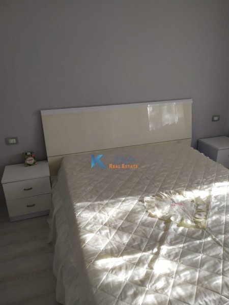 Tirane, jap me qera apartament 1+1+Ballkon Kati 5, 55 m² 600 € (Myslym Shyr, afer Vodafone)