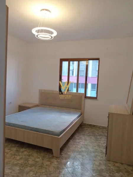 Tirane, jepet me qera apartament 2+1+Ballkon Kati 2, 100 m² 500 € (ASTIR)