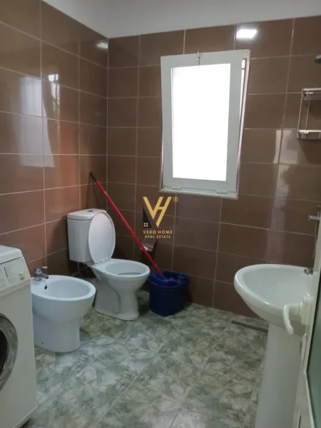 Tirane, jepet me qera apartament 2+1+Ballkon Kati 2, 100 m² 500 € (ASTIR)