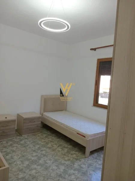 Tirane, jepet me qera apartament 2+1+Ballkon Kati 2, 100 m² 500 € (ASTIR)