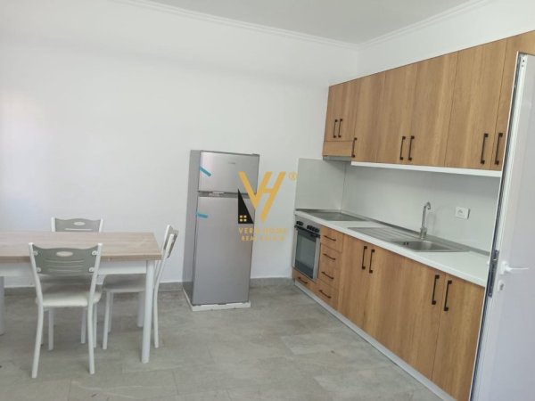 Tirane, jepet me qera apartament 2+1+Ballkon Kati 2, 100 m² 500 € (ASTIR)