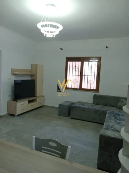 Tirane, jepet me qera apartament 2+1+Ballkon Kati 2, 100 m² 500 € (ASTIR)
