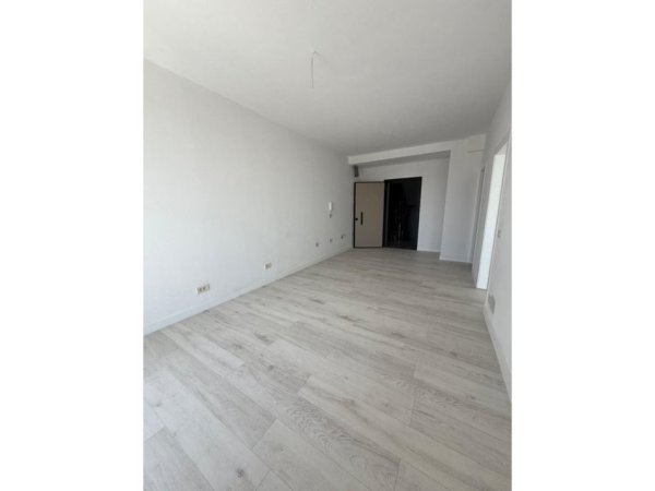 Tirane, jepet me qera apartament Kati 10, 74 m² 700 € 