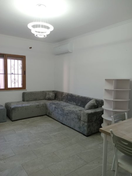 Tirane, jepet me qera apartament 2+1+Ballkon Kati 2, 80 m² 500 € (ASTIR)
