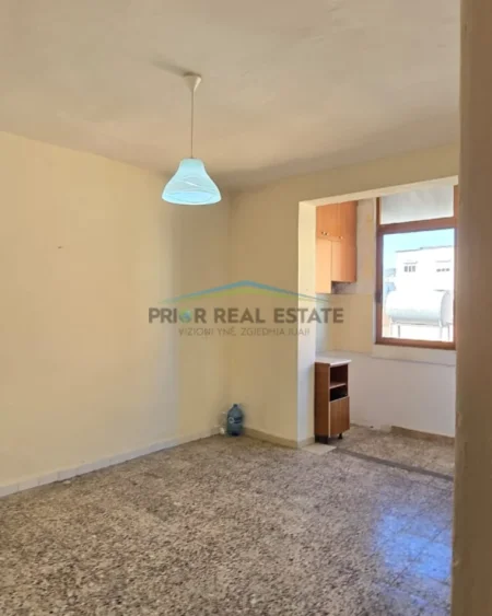 Tirane, shitet apartament 1+1 Kati 4, 59 m² 125.000 € (Rruga Kongresi i Lushnjes)