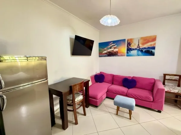 Tirane, jepet me qera apartament 1+1+Ballkon Kati 4, 45 m² 530 € (Rruga e Kavajes . prane Arlis)