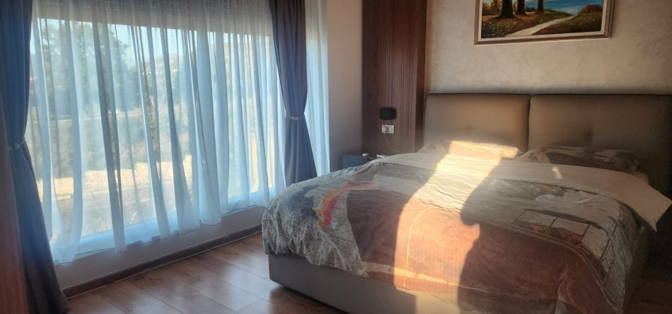 Tirane, jepet me qera Vile 4+1+Aneks+Ballkon , 407 m² 5.000 € 