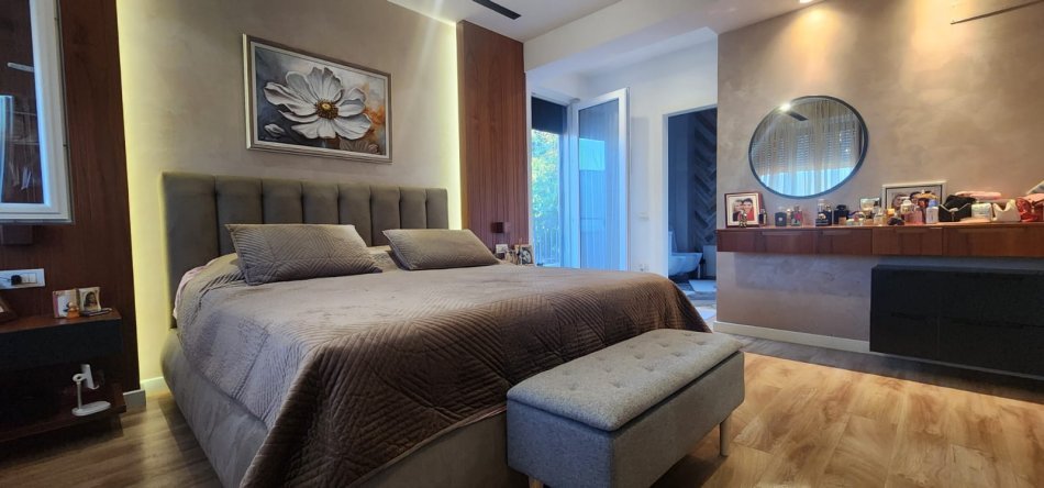 Tirane, jepet me qera Vile 4+1+Aneks+Ballkon , 407 m² 5.000 € 