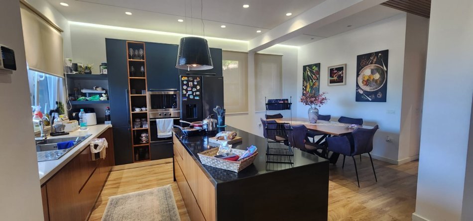 Tirane, jepet me qera Vile 4+1+Aneks+Ballkon , 407 m² 5.000 € 