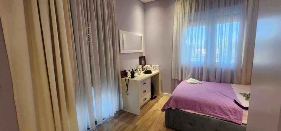 Tirane, jepet me qera Vile 4+1+Aneks+Ballkon , 407 m² 5.000 € 