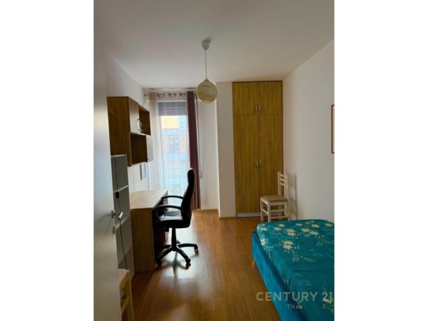 Tirane, jepet me qera apartament 2+1+Aneks+Ballkon Kati 4, 95 m² 750 € (Kompleksi Fiori di Bosko)