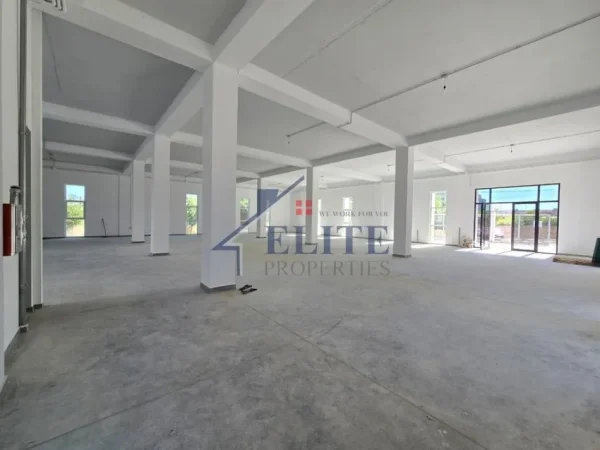 Tirane, jepet me qera magazine Kati 0, 1.500 m² 5.250 € (Prush)