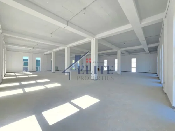 Tirane, jepet me qera magazine Kati 0, 1.500 m² 5.250 € (Prush)