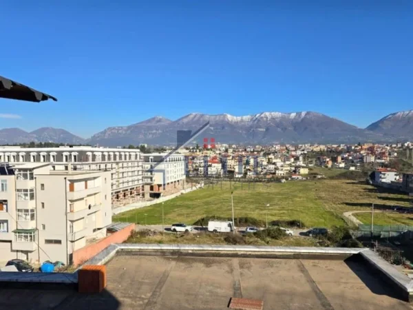 Tirane, jepet me qera toke , 3.000 m² (Sauk i Vjeter)