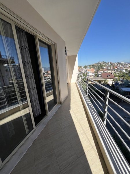 Tirane, jepet me qera apartament 2+1+Ballkon Kati 4, 118 m² 450 € (MISTO MAME)