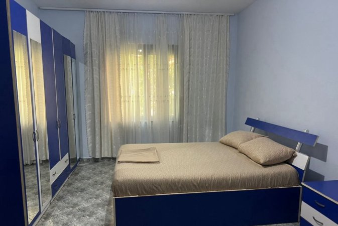 Tirane, jepet me qera apartament 2+1+Ballkon Kati 2, 120 m² 700 € (BLLOK)