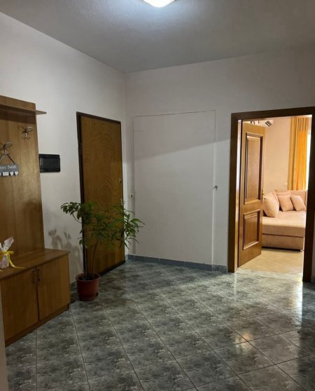 Tirane, jepet me qera apartament 2+1+Ballkon Kati 2, 120 m² 700 € (BLLOK)
