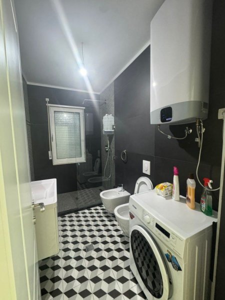 Tirane, jepet me qera apartament 1+1+Ballkon Kati 2, 81 m² 600 € (ASTIR)