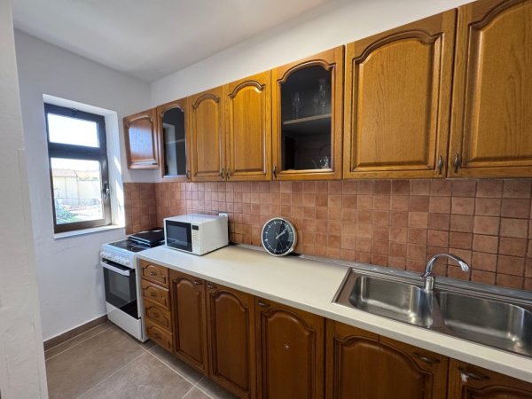 📣 QERA Apartament 2+1 📍 Xhamllik, Prane "Rosmann Lala" ✨ 💶 Cmimi 50.000 Leke