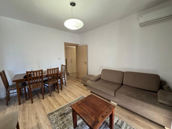 📣 QERA Apartament 2+1 📍 Xhamllik, Prane "Rosmann Lala" ✨ 💶 Cmimi 50.000 Leke