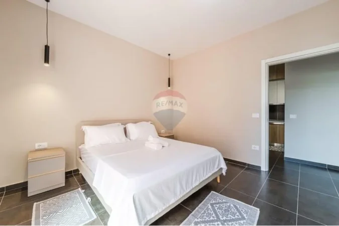Tirane, jepet me qera apartament 1+1+Ballkon , 70 m² 1.050 € (Rruga e Kavajes)