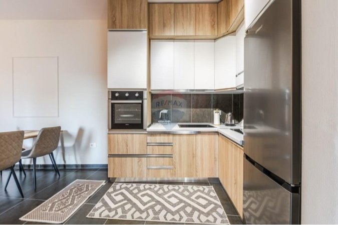 Tirane, jepet me qera apartament 1+1+Ballkon , 70 m² 1.050 € (Rruga e Kavajes)