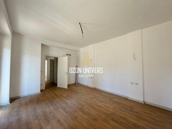 Tirane, shitet apartament 2+1+Ballkon Kati 4, 117 m² 328.440 € (Garden Building, Rruga e Kavajës)