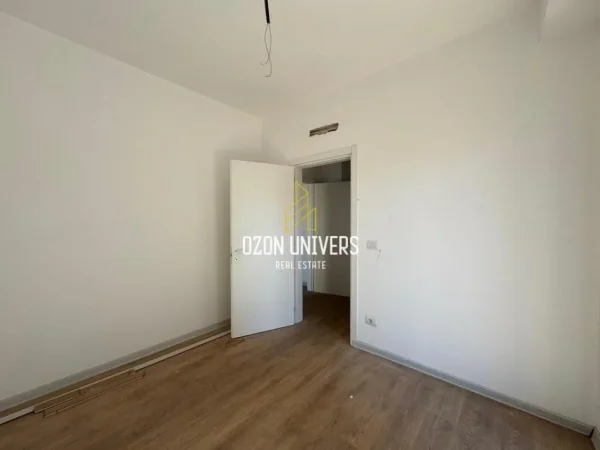 Tirane, shitet apartament 2+1+Ballkon Kati 4, 117 m² 328.440 € (Garden Building, Rruga e Kavajës)