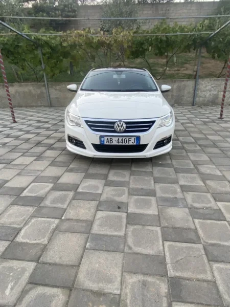 Tirane, Shitet nderrohet Nafte, e bardhë Klima 260.000 km 7.500 €