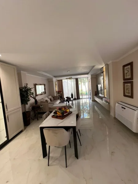 jepet me qera Vile Kati 2, 150 m² 2.000 € (Xhamlliku)