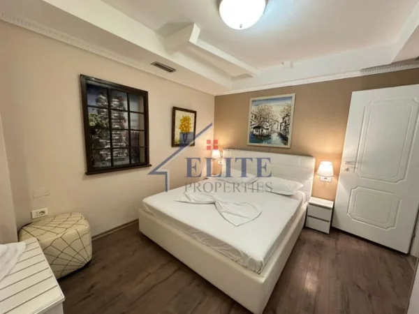 Tirane, jepet me qera apartament 1+1 Kati 1, 55 m² 550 € (Xhamia e Tabakeve)